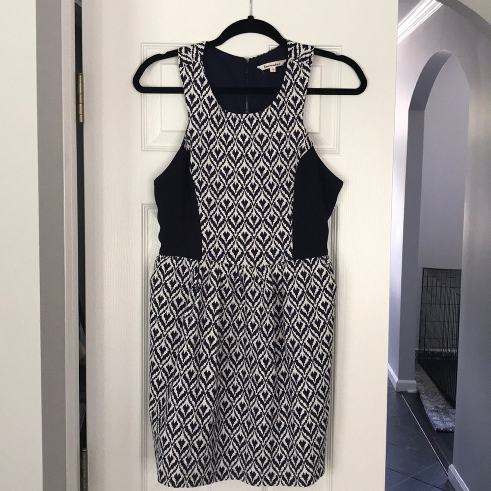 Navy/white patterned dress